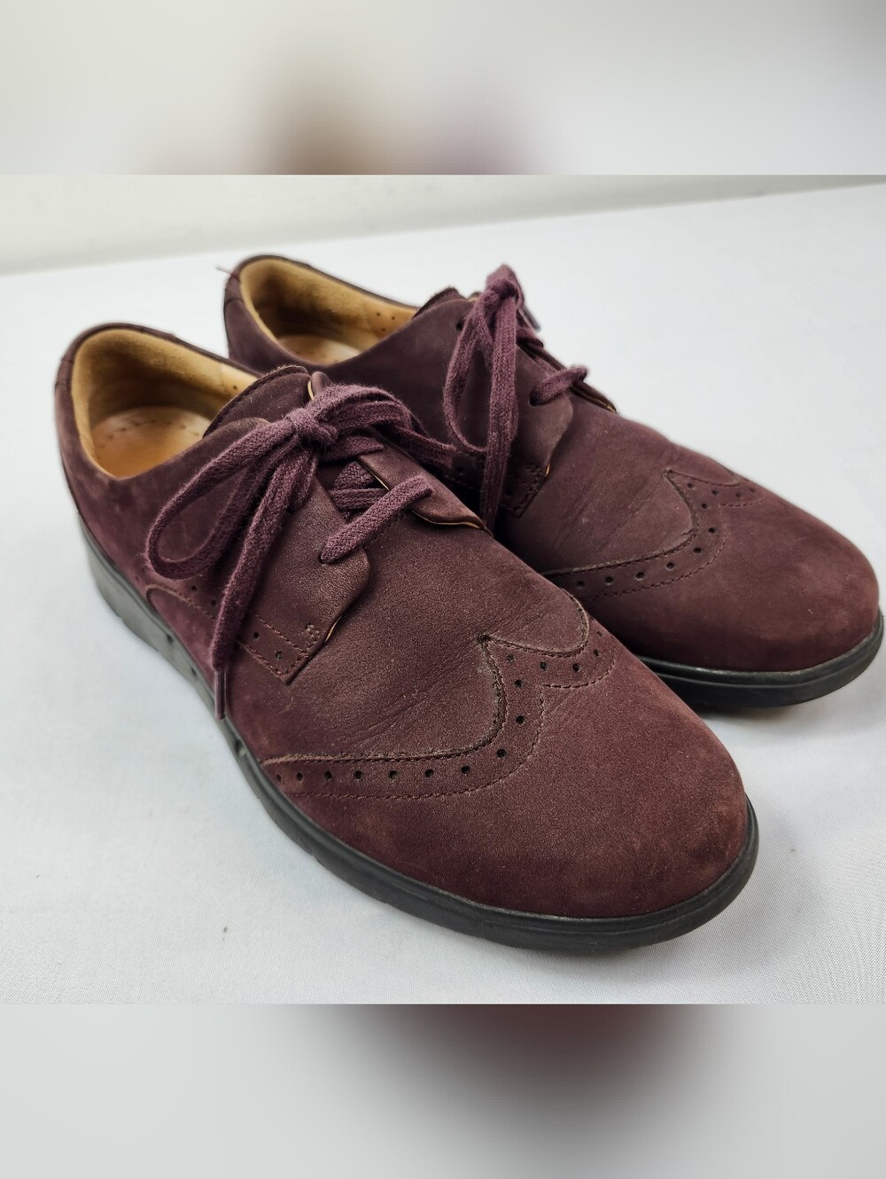 Clarks Women's Suede Wingtip Dress Shoes - Burgundy Size 8 M